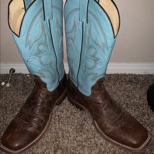 Tony Lama Cowboy Boots. Warn maybe 3 times